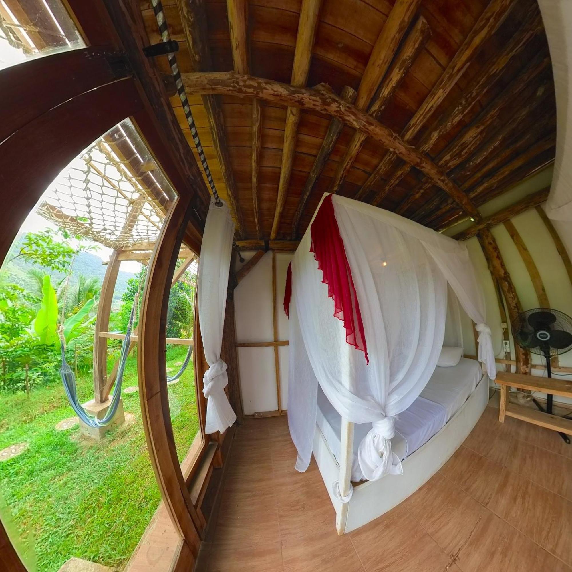 De Chicktoria Hostel Pemenang Bagian luar foto